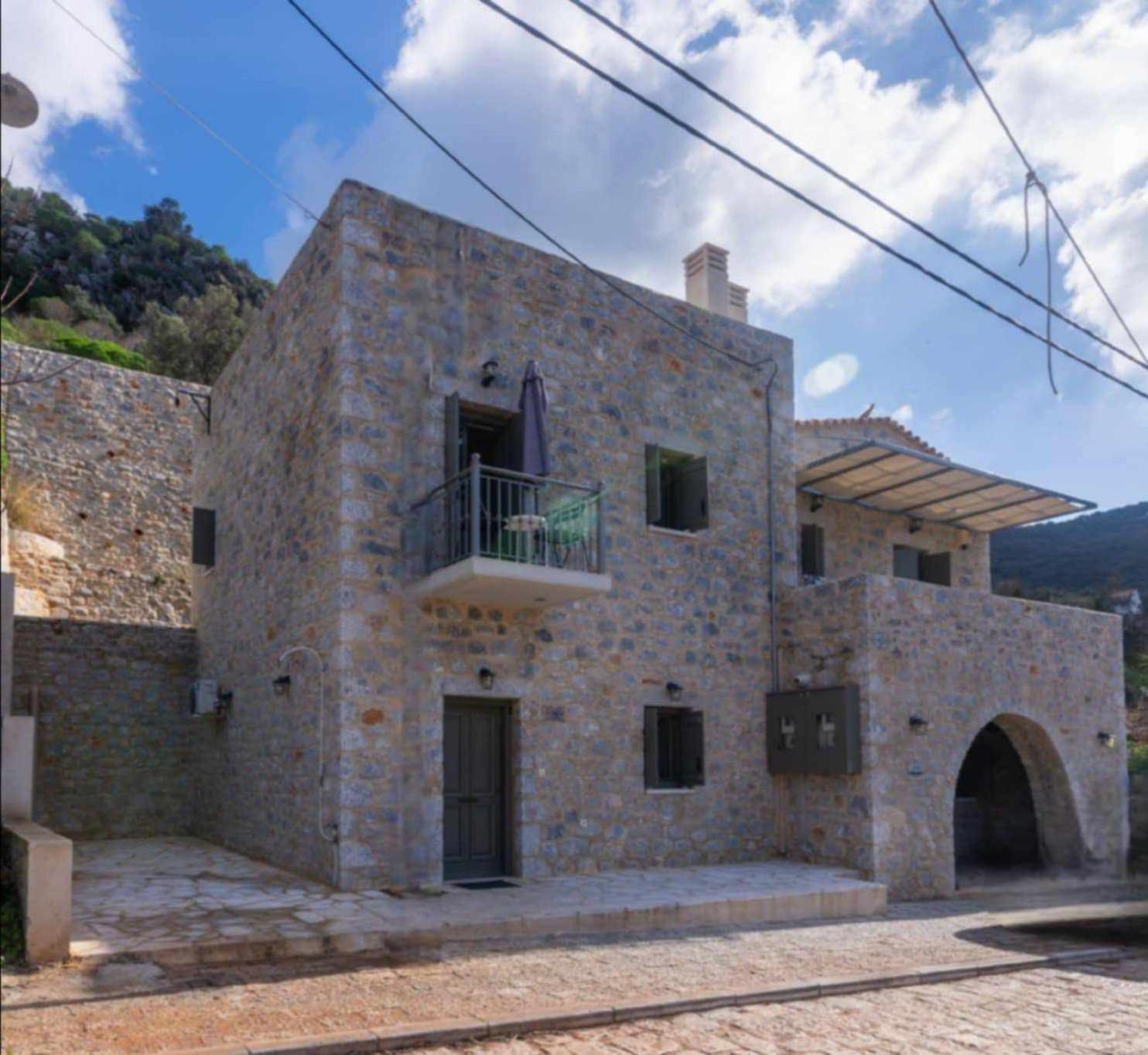 Вилла Vina'S Stone House Лимени Экстерьер фото